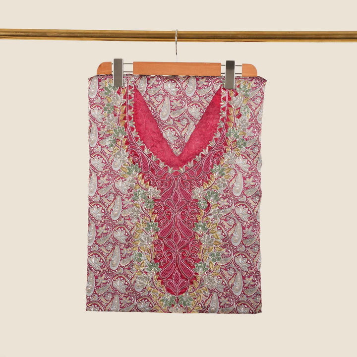 baby-silk-royal-paisley-Mukhawar-fabric 