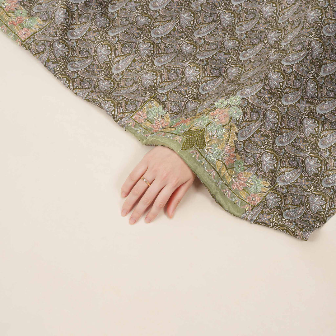 baby-silk-royal-paisley-for-daughter-Mukhawar-fabric 