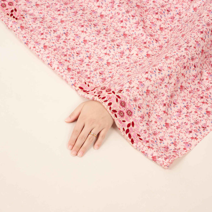 light-baby-silk-blossom-trail-with-shaila Mukhawar fabric 