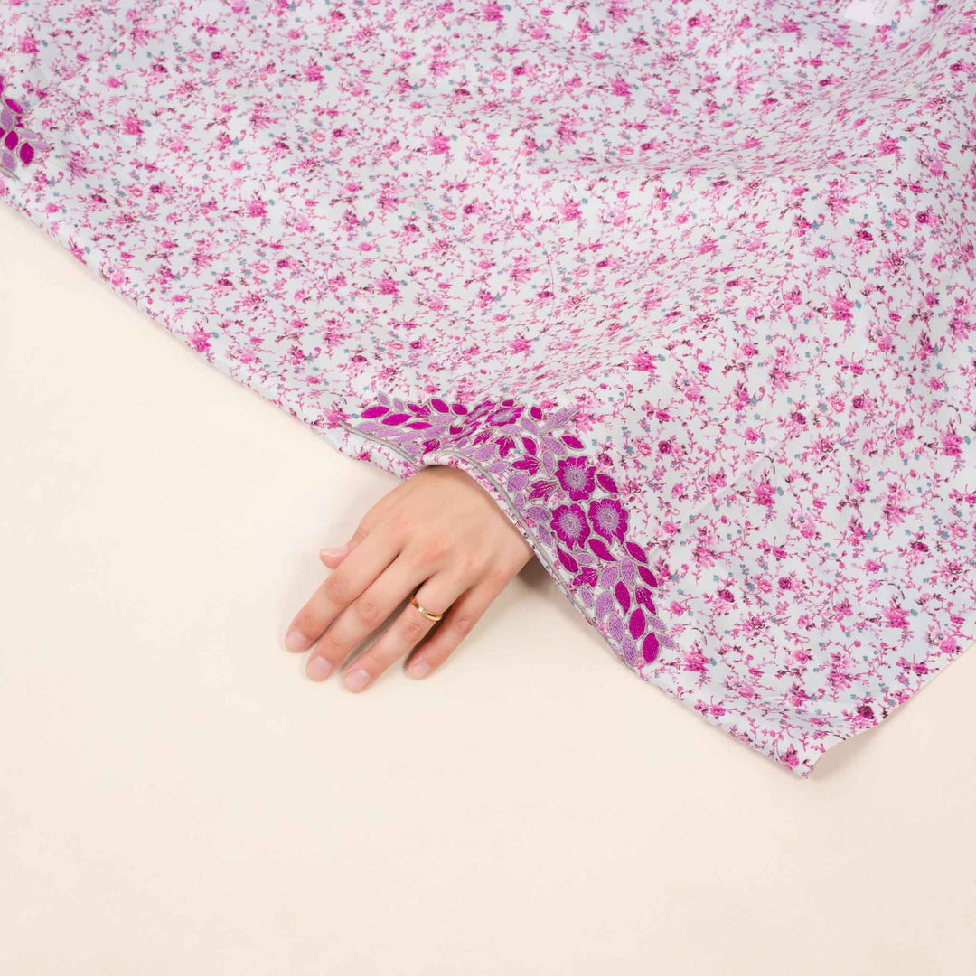 light-baby-silk-blossom-trail-with-shaila Mukhawar fabric 