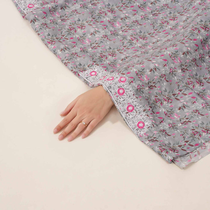 light-baby-silk-celeste-leaves-with-shaila Mukhawar fabric 
