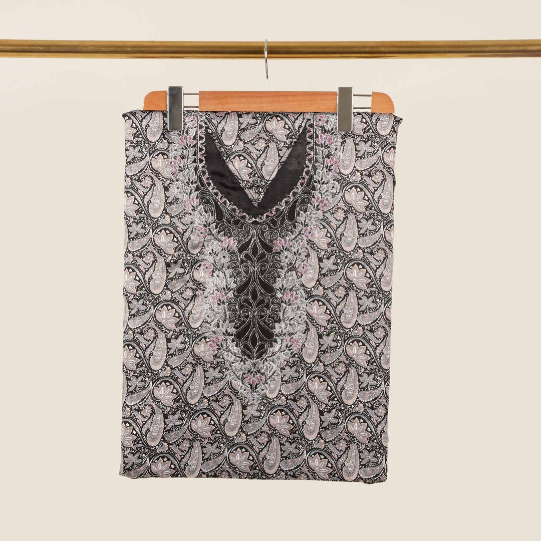 baby-silk-royal-paisley-for-daughter-Mukhawar-fabric 