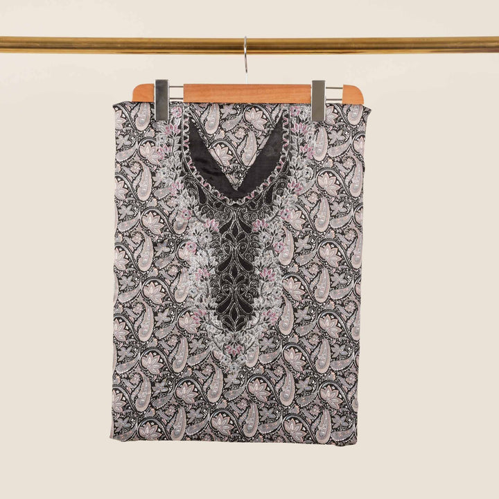 baby-silk-royal-paisley-for-daughter-Mukhawar-fabric 