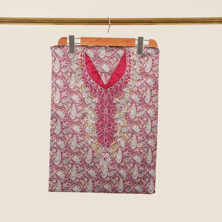 baby-silk-royal-paisley-for-daughter-Mukhawar-fabric 