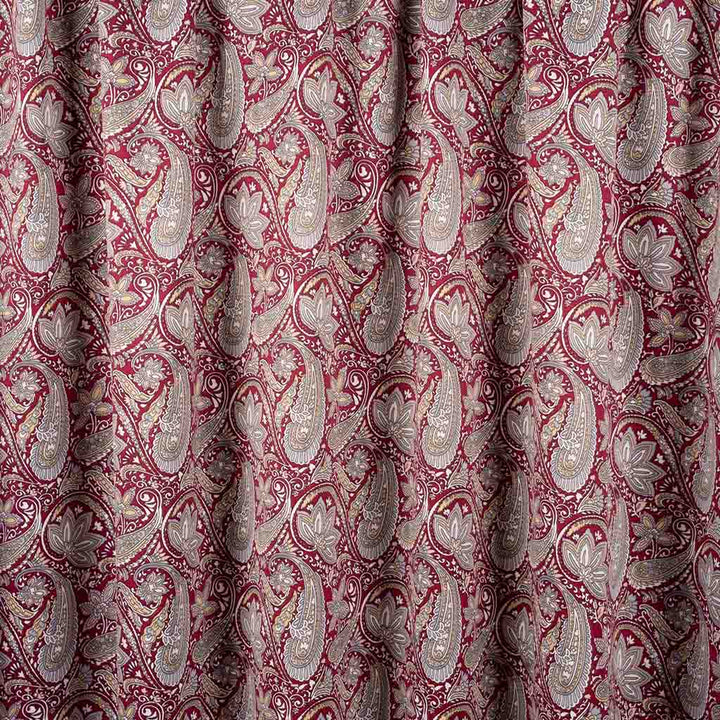 baby-silk-royal-paisley-for-daughter-Mukhawar-fabric 