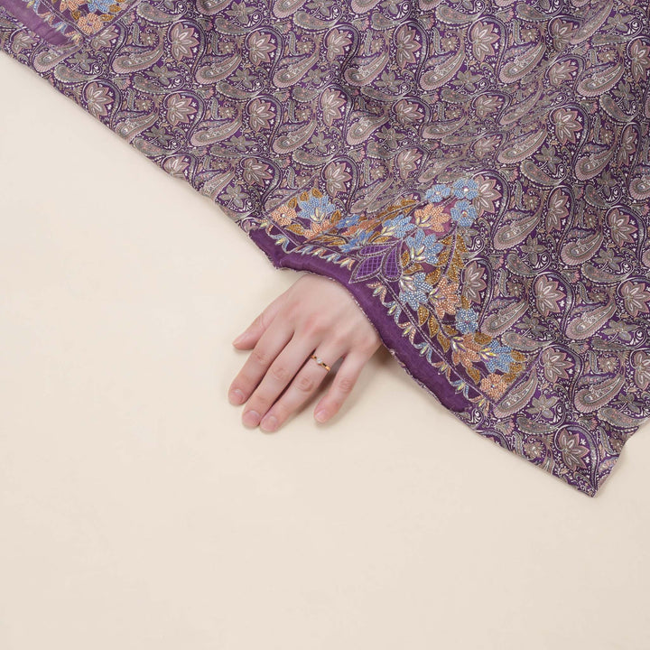 baby-silk-royal-paisley-for-daughter-Mukhawar-fabric 